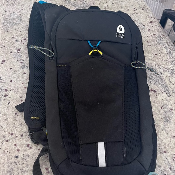 Hydration backpack - Picture 2 of 4